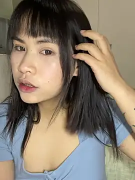 Snapshot of Chenchen22- chatting on 05-03-26, 02:31 Chenchen22- online show from 05-03-26, 02:31