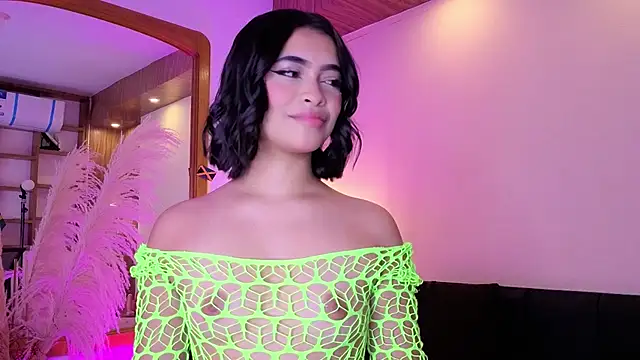 Snapshot of Chloe_monroee chatting on 05-18-26, 03:17 Chloe monroee online show from 05-18-26, 03:17