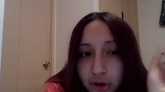 Snapshot of 010874 chatting on 07-09-26, 04:35 010874 online show from 07-09-26, 04:35
