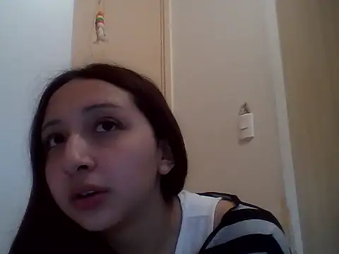 Snapshot of 010874 chatting on 06-12-26, 09:45 010874 online show from 06-12-26, 09:45