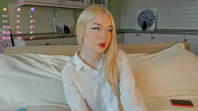 Snapshot of Chanelbayerr chatting on 05-30-26, 04:52 Chanelbayerr online show from 05-30-26, 04:52