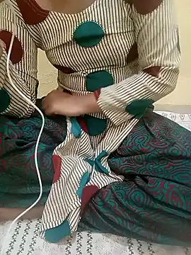 Snapshot of Seema_yadav01 chatting on 05-31-26, 05:13 Seema yadav01 online show from 05-31-26, 05:13