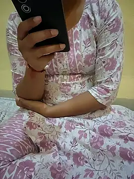 Snapshot of Seema_yadav01 chatting on 05-10-26, 05:22 Seema yadav01 online show from 05-10-26, 05:22