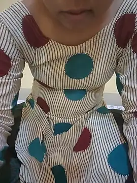 Snapshot of Seema_yadav01 chatting on 05-25-26, 04:56 Seema yadav01 online show from 05-25-26, 04:56
