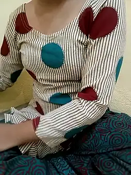 Snapshot of Seema_yadav01 chatting on 06-05-26, 05:12 Seema yadav01 online show from 06-05-26, 05:12
