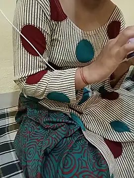Snapshot of Seema_yadav01 chatting on 06-15-26, 05:29 Seema yadav01 online show from 06-15-26, 05:29