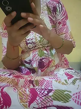 Snapshot of Seema_yadav01 chatting on 05-05-26, 04:59 Seema yadav01 online show from 05-05-26, 04:59