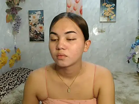 Snapshot of ur_asiankat chatting on 06-12-26, 05:10 ur asiankat online show from 06-12-26, 05:10