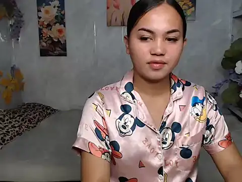 Snapshot of ur_asiankat chatting on 07-17-26, 10:18 ur asiankat online show from 07-17-26, 10:18
