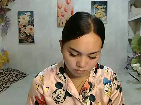Snapshot of ur_asiankat chatting on 06-26-26, 07:31 ur asiankat online show from 06-26-26, 07:31