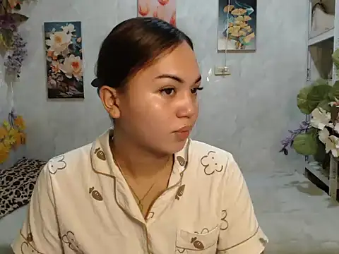 Snapshot of ur_asiankat chatting on 06-21-26, 06:25 ur asiankat online show from 06-21-26, 06:25