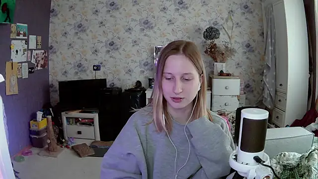 DeidraMeja online show from 05-27-26, 12:34