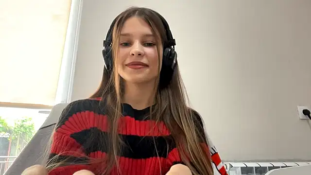 Snapshot of SerafinaAreizaga chatting on 06-10-26, 09:54 SerafinaAreizaga online show from 06-10-26, 09:54