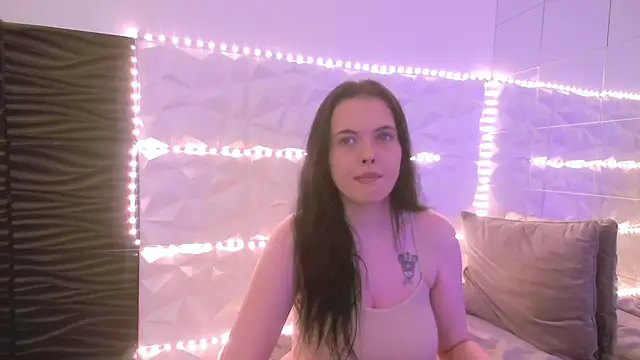 Snapshot of Isabell3 chatting on 05-12-26, 04:20 Isabell3 online show from 05-12-26, 04:20