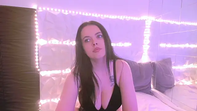 Snapshot of Isabell3 chatting on 05-20-26, 04:31 Isabell3 online show from 05-20-26, 04:31