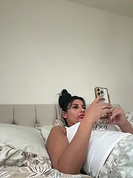 Snapshot of Miss_juicybabes chatting on 06-16-26, 06:52 Miss juicybabes online show from 06-16-26, 06:52