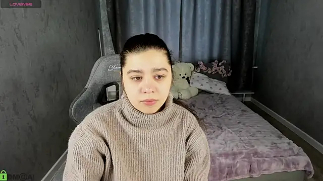 Snapshot of Trisha_Moore chatting on 05-17-26, 01:05 Trisha Moore online show from 05-17-26, 01:05