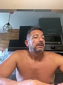 Snapshot of daddy3945 chatting on 06-12-26, 03:10 daddy3945 online show from 06-12-26, 03:10