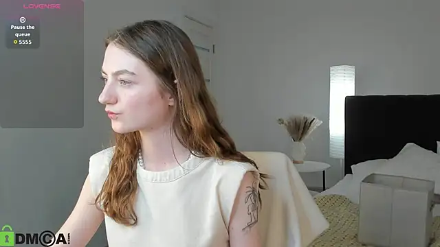 Snapshot of Valenora1 chatting on 05-14-26, 12:02 Valenora1 online show from 05-14-26, 12:02
