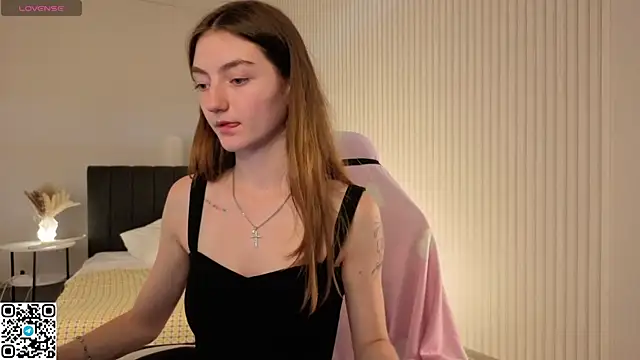 Snapshot of Valenora1 chatting on 08-02-26, 11:19 Valenora1 online show from 08-02-26, 11:19