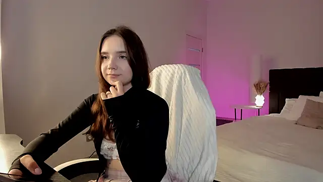 Snapshot of Elvienne chatting on 06-10-26, 03:19 Elvienne online show from 06-10-26, 03:19
