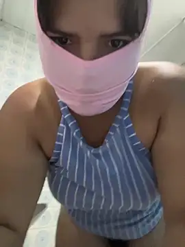 Emma bom online show from 05-19-26, 07:32