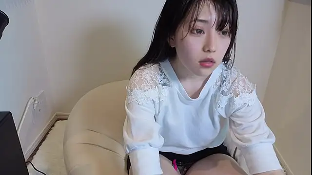 Snapshot of natuki_0122 chatting on 05-27-26, 06:43 natuki 0122 online show from 05-27-26, 06:43