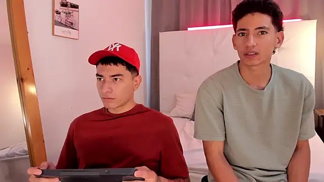 Alejo-and-Thiago online show from 05-06-26, 12:31