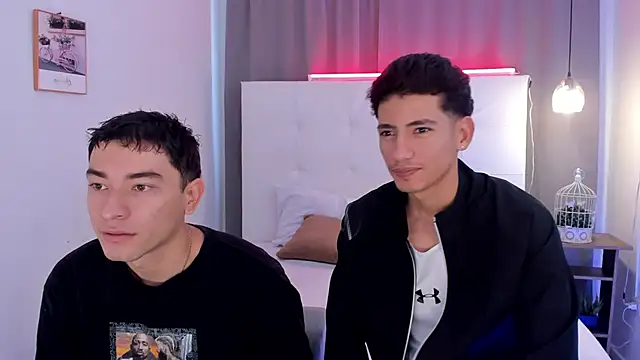 Alejo-and-Thiago online show from 05-18-26, 01:16
