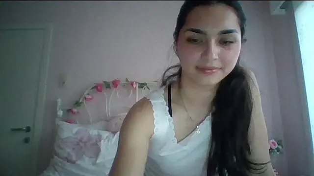 Snapshot of yourbella37 chatting on 05-27-26, 07:43 yourbella37 online show from 05-27-26, 07:43