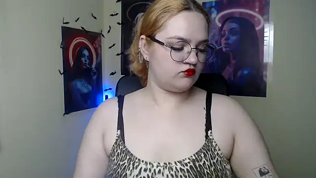 Snapshot of RinaRiii chatting on 05-23-26, 06:18 RinaRiii online show from 05-23-26, 06:18