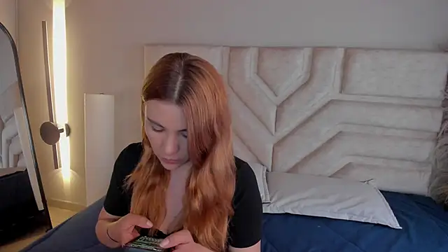 Snapshot of _zoe_3 chatting on 07-10-26, 12:49 zoe 3 online show from 07-10-26, 12:49