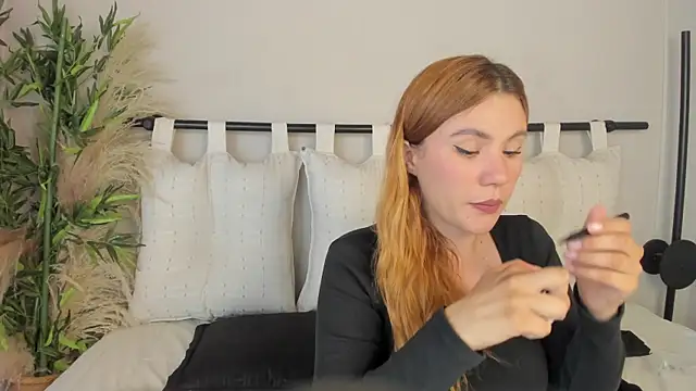 Snapshot of _zoe_3 chatting on 06-16-26, 12:38 zoe 3 online show from 06-16-26, 12:38