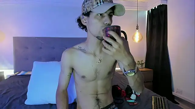 Snapshot of MichaelEvanss_ chatting on 06-30-26, 12:49 MichaelEvanss online show from 06-30-26, 12:49