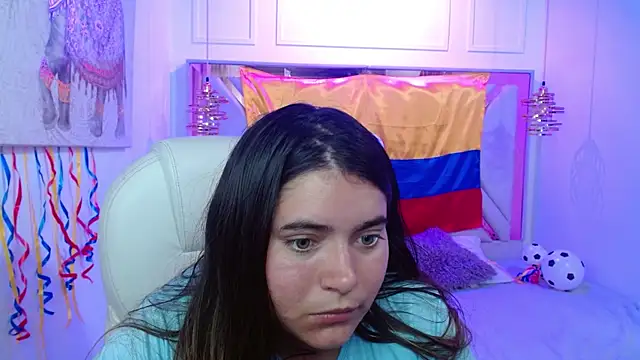 Snapshot of Laurha_ chatting on 07-01-26, 07:36 Laurha online show from 07-01-26, 07:36