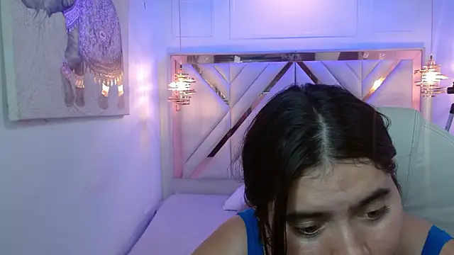 Snapshot of Laurha_ chatting on 07-23-26, 07:32 Laurha online show from 07-23-26, 07:32