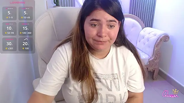 Snapshot of Laurha_ chatting on 05-21-26, 07:55 Laurha online show from 05-21-26, 07:55