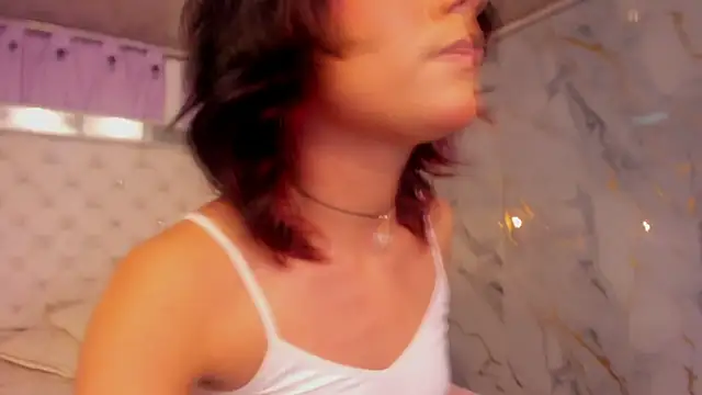 Snapshot of Skyler-rouse chatting on 06-25-26, 07:30 Skyler-rouse online show from 06-25-26, 07:30