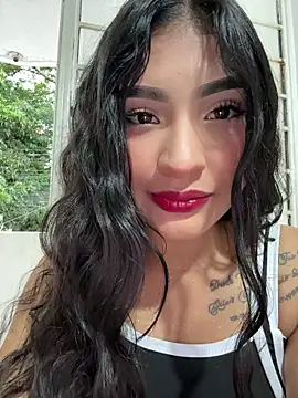 Snapshot of SabrinaX_X chatting on 06-01-26, 10:31 SabrinaX X online show from 06-01-26, 10:31