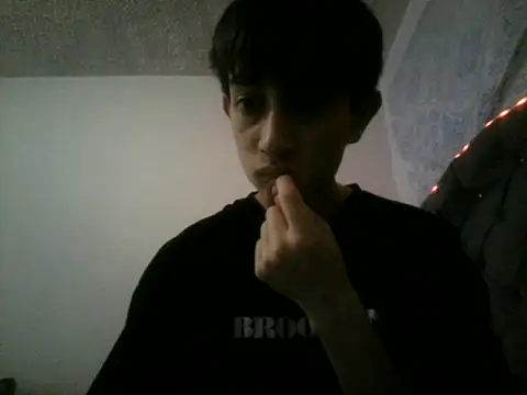 Snapshot of caos_mod chatting on 05-28-26, 07:53 caos mod online show from 05-28-26, 07:53