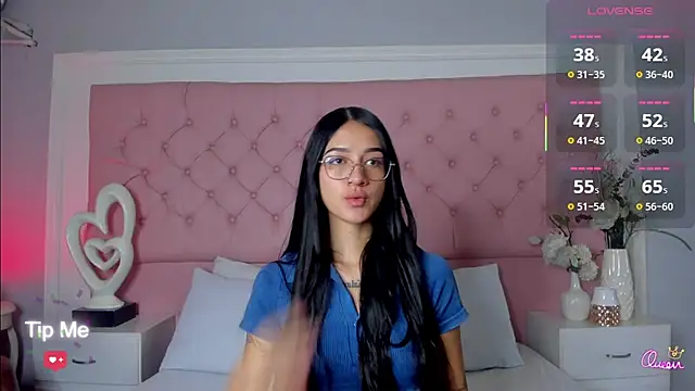 Snapshot of SarahDoll__ chatting on 05-08-26, 12:20 SarahDoll online show from 05-08-26, 12:20