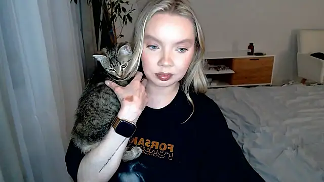 Snapshot of PolinaXXXXXJones chatting on 06-05-26, 04:56 PolinaXXXXXJones online show from 06-05-26, 04:56