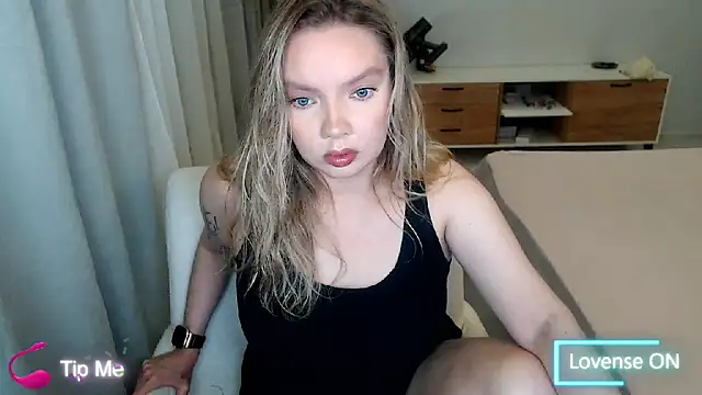 Snapshot of PolinaXXXXXJones chatting on 05-12-26, 06:36 PolinaXXXXXJones online show from 05-12-26, 06:36