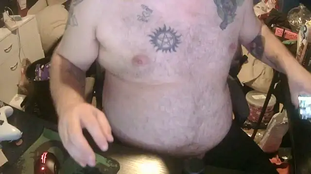 Snapshot of hunter_lust97 chatting on 06-17-26, 05:45 hunter lust97 online show from 06-17-26, 05:45