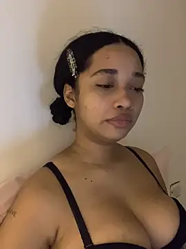 Snapshot of _sweetSabrina- chatting on 06-06-26, 03:45 sweetSabrina- online show from 06-06-26, 03:45