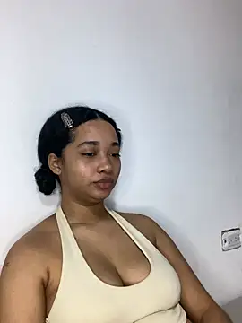 Snapshot of _sweetSabrina- chatting on 05-15-26, 04:27 sweetSabrina- online show from 05-15-26, 04:27
