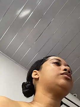 Snapshot of _sweetSabrina- chatting on 05-21-26, 08:28 sweetSabrina- online show from 05-21-26, 08:28
