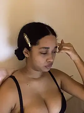 Snapshot of _sweetSabrina- chatting on 06-01-26, 10:48 sweetSabrina- online show from 06-01-26, 10:48