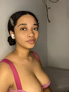 Snapshot of _sweetSabrina- chatting on 06-19-26, 02:23 sweetSabrina- online show from 06-19-26, 02:23