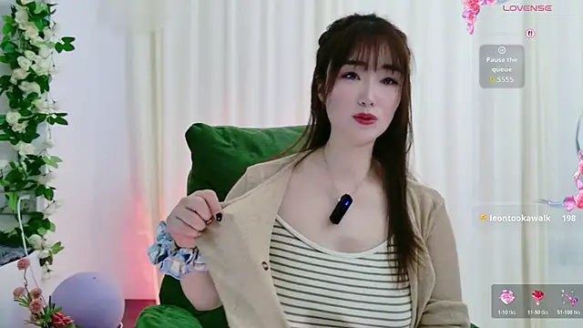 Snapshot of JJ8521 chatting on 07-15-26, 10:33 JJ8521 online show from 07-15-26, 10:33